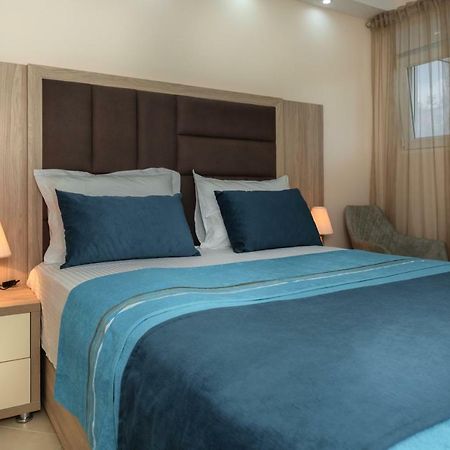 Apartmani Tref Petrovac エクステリア 写真