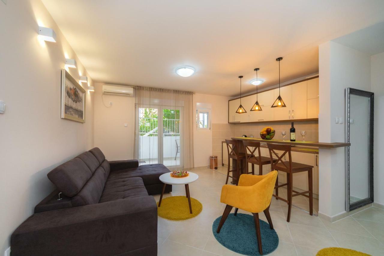 Apartmani Tref Petrovac エクステリア 写真