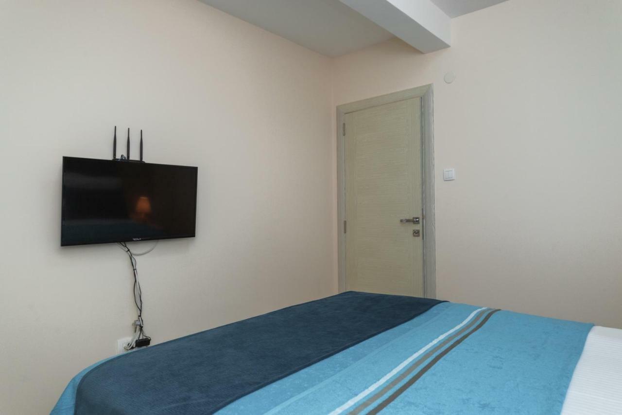 Apartmani Tref Petrovac エクステリア 写真