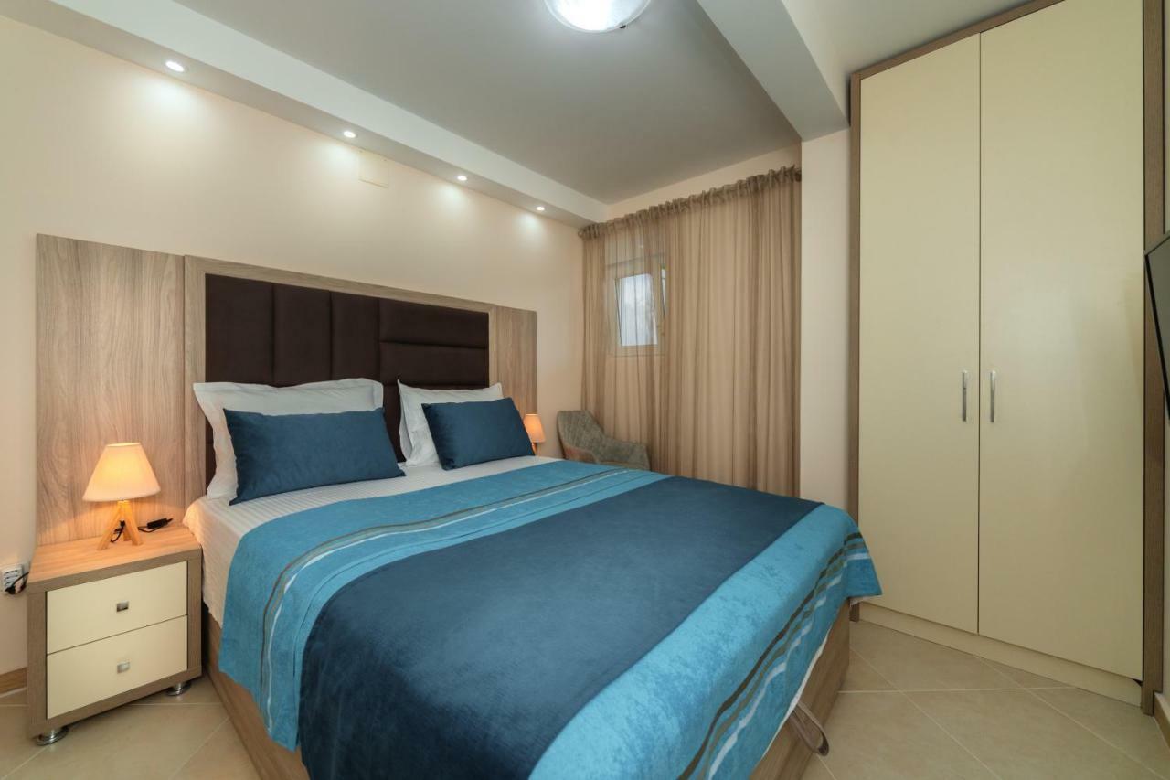 Apartmani Tref Petrovac エクステリア 写真