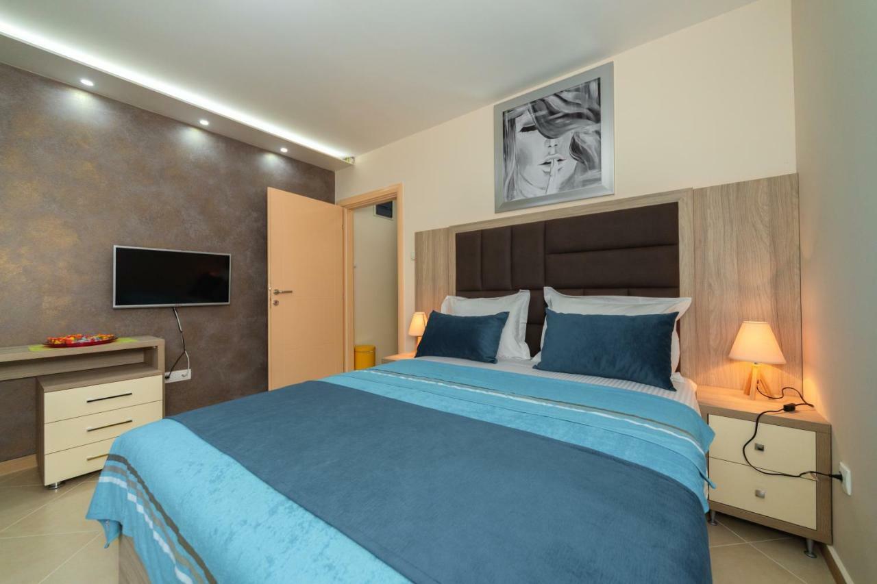 Apartmani Tref Petrovac エクステリア 写真
