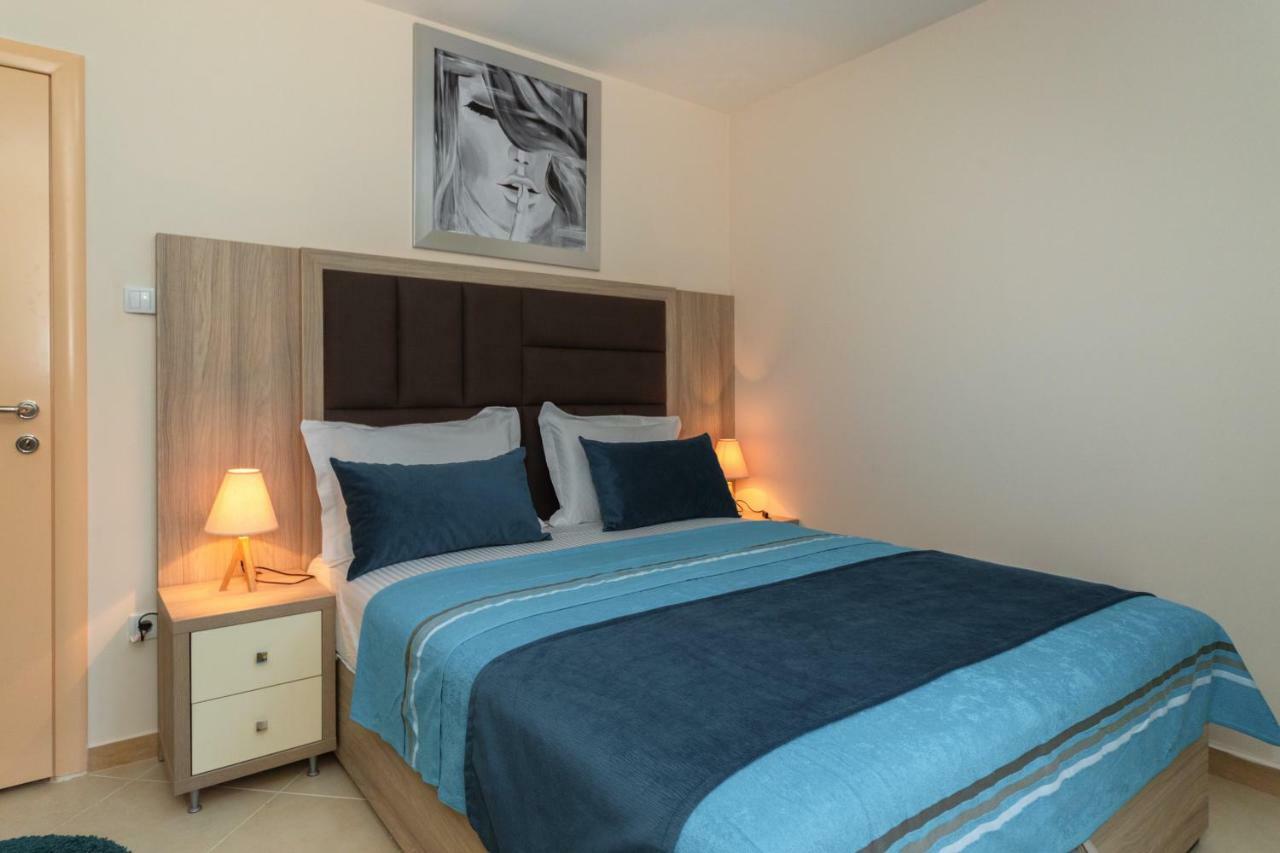 Apartmani Tref Petrovac エクステリア 写真