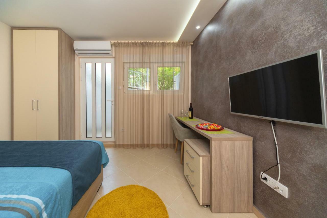 Apartmani Tref Petrovac エクステリア 写真