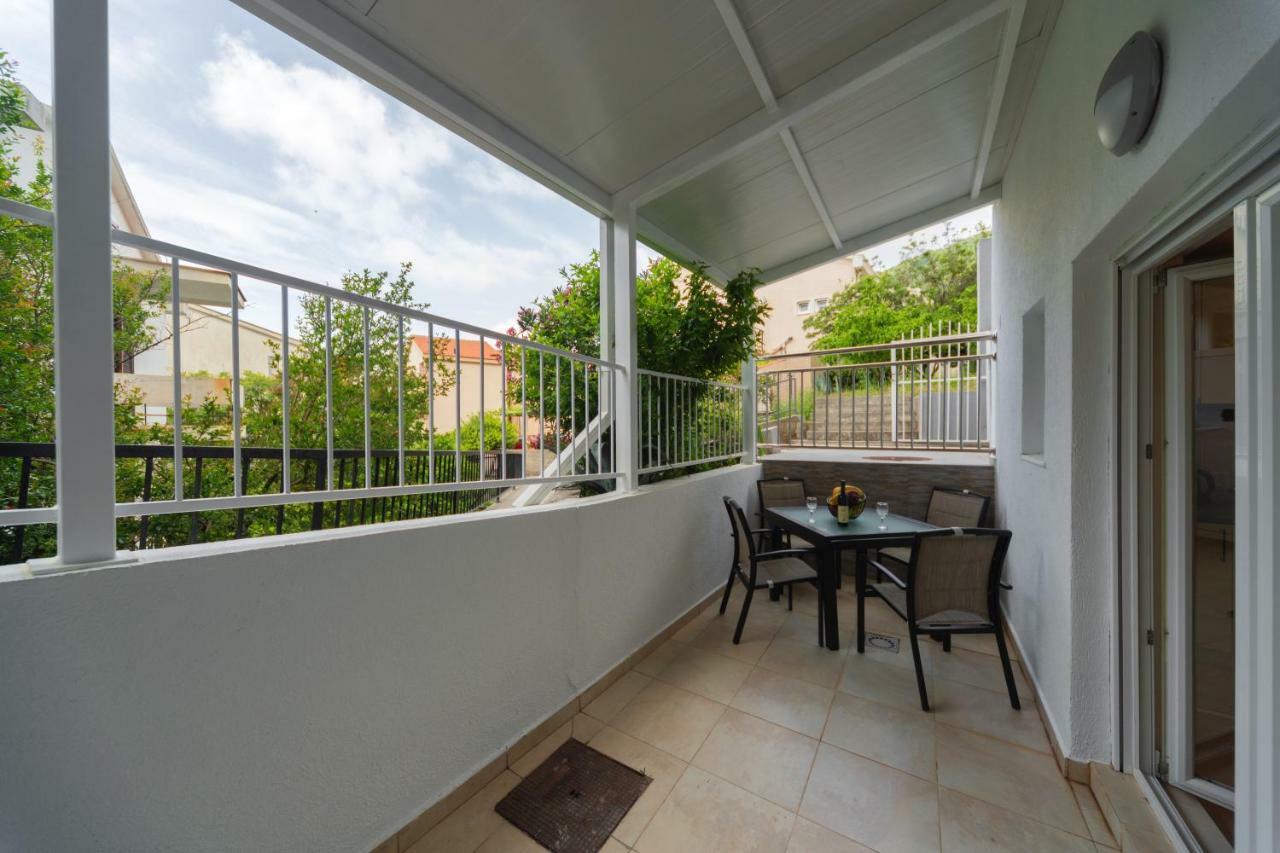 Apartmani Tref Petrovac エクステリア 写真